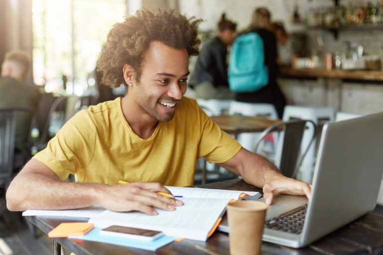 Estudar gramática é importante para aprender inglês, mas não é a única forma de aprender?